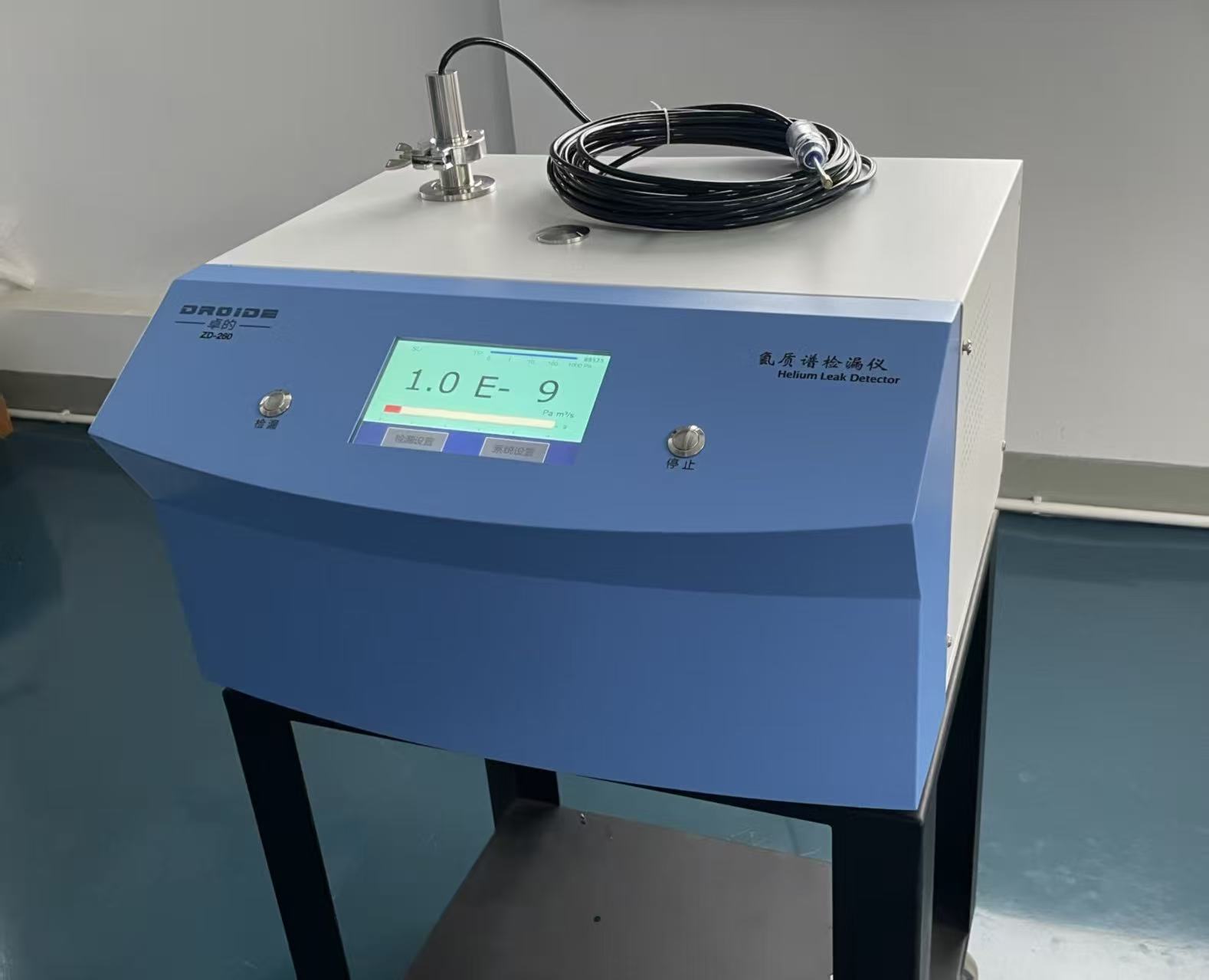 Helium Leak Detector